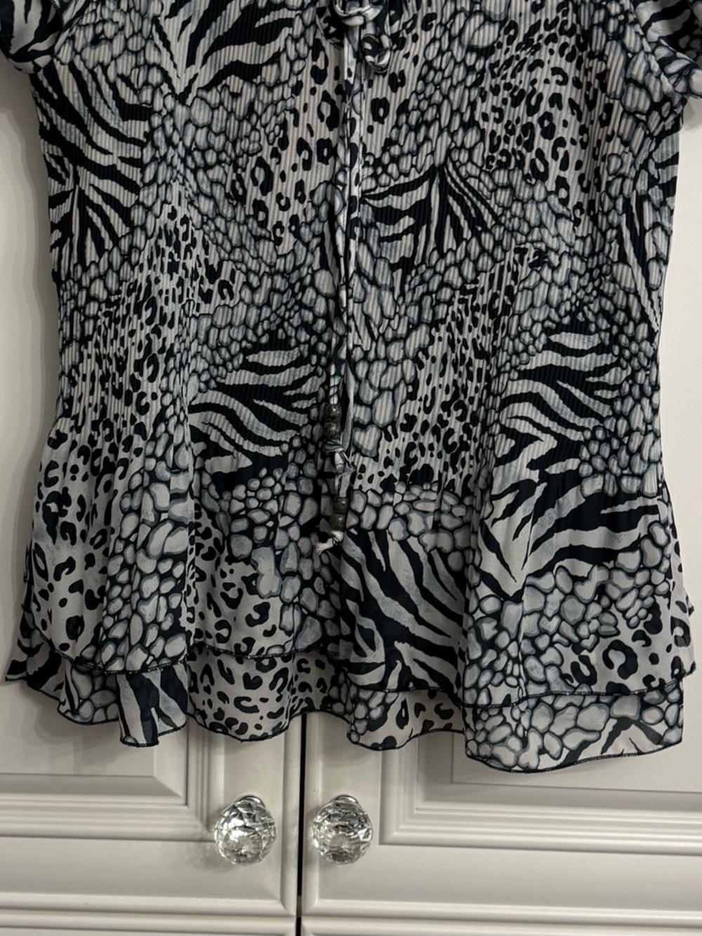 Mandee  XL Navy/White Animal-Print Short Sleeve  Peplum Blouse Ties at Neckline - Picture 4 of 9